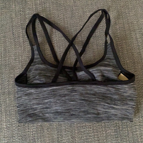 Sports bra - Picture 2 of 3